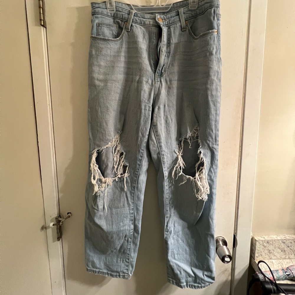 Brand New distressed jeans light wash